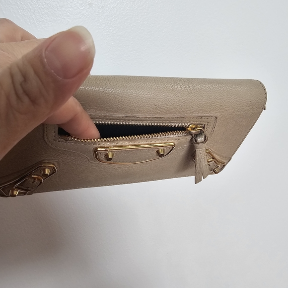 Authentic BALENCIAGA Metallic Edge Long snap wallet. - Picture 8 of 16